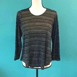 Long sleeve staples shirt in size xs